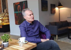 G. Nausėda Klaipėdos kavinėje. Nuotr. facebook.com