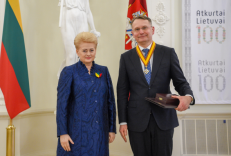 Nuotraukos autorius Robertas Dačkus. LR Prezidentė D.Grybauskaitė 2018-02-15 apdovanojo LR KT pirmininką Dainių Žalimą Valstybiniu apdovanojimu Lietuvos didžiojo kunigaikščio Gedimino ordino Komandoro didžiuoju kryžiumi.