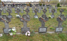 Pokario partizanų kapai Troškūnų kapinėse.