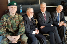 R. Šimašius (kairėje) labiausiai pagarsėjo kai buvo privesrtas pranešti, kad matė girtą Andrių Ūsą prieš pat jo prigėrimą baloje. Nuotr. facebook.com