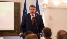 Krašto apsaugos ministeras Raimundas Karoblis. Nuotr. kam.lt