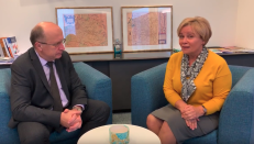 R. Juknevičienė (dešinėje).