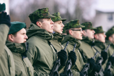 Lietuvos karių realybė, pasirodo, ne visai tokia, apie kokią kalba kariuomenės vadovybė. Srž. Arno Čemerkos (KAM) nuotr. 