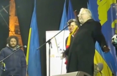 Vytautas Landsbergis Maidane su savo padėjėju Andriumi Tučkumi.