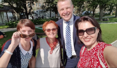 N. Oželytė (antra iš kairės). Nuotr.