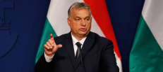 Manoma, kad Vengrijos premjero Viktoro Orbáno veiksmai kelia grėsmę demokratijai.