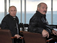 Rusijos prezidentas Vladimiras Putinas (kairėje) ir Baltarusijos prezidentas Aleksandras Lukašenka.