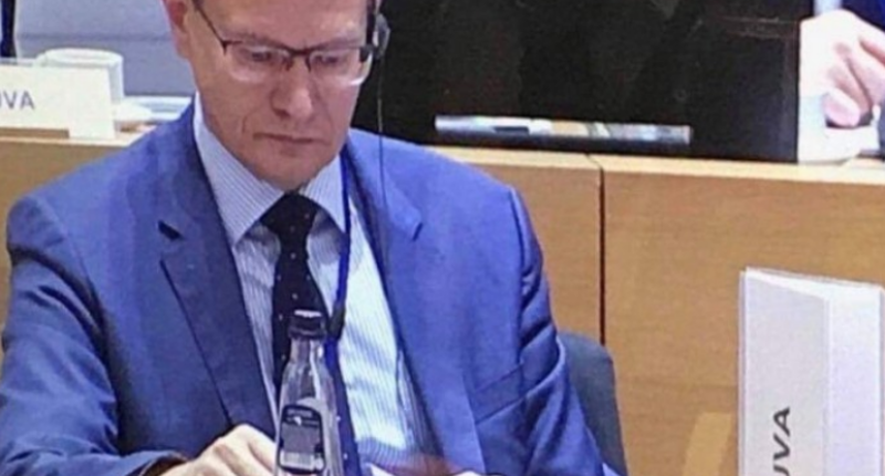 pasaulinės prekybos sistemos pro ar mons kurie priima bitcoin investuoja bitcoin