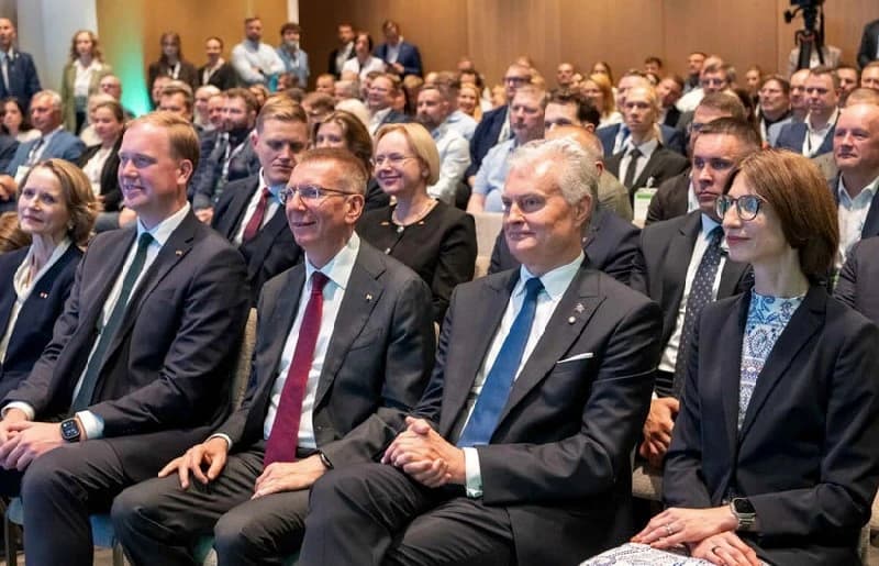 Nausėda: kuriame ne dvi atskiras gynybos pramones, o bendrą Baltijos gynybos pramonę