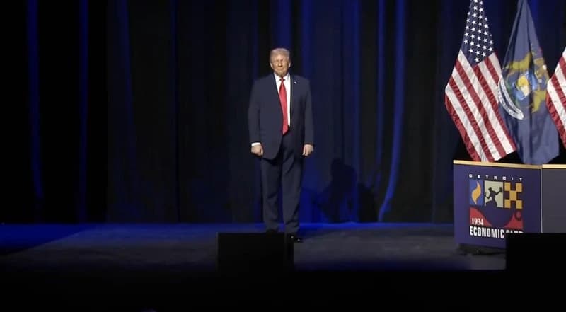 Donald Trump kreipėsi į amerikiečius: gyrė ekonomikos pasiekimus ir pareikalavo pertvarkyti rinkimų sistemą