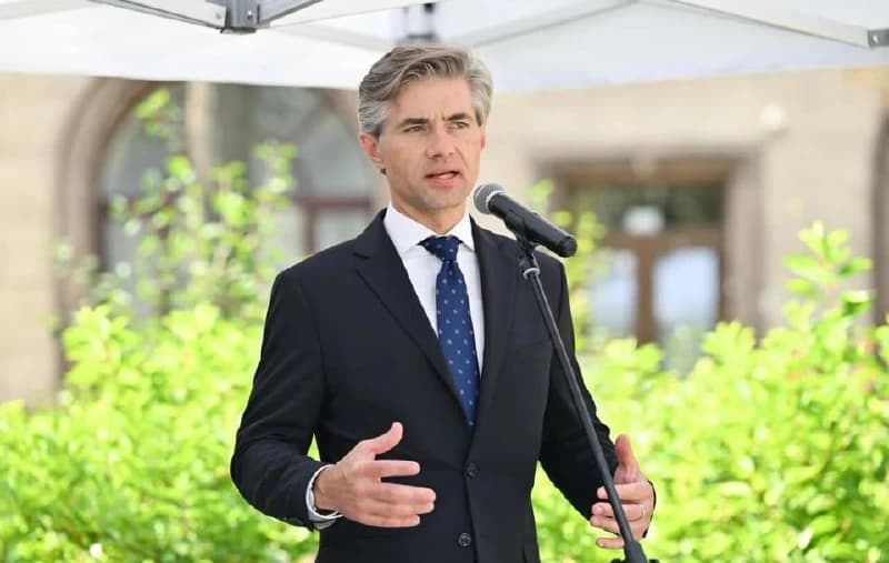 Į Lietuvą atvykstantys Rusijos ir Baltarusijos veikėjai turės atsakyti kieno Krymas ir viešai pasmerkti Kremlių