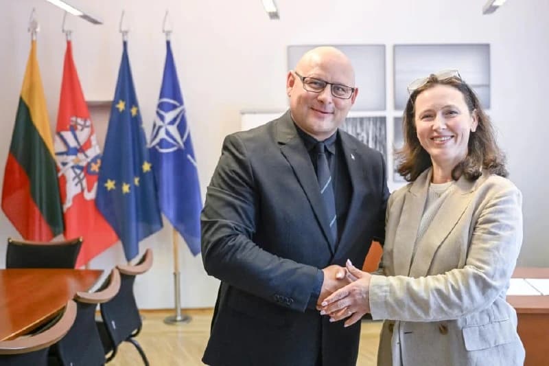 Mikelkevičius ir Burkovskienė pasikalbėjo apie glaudų bendradarbiavimą ir aptarė veiksmus