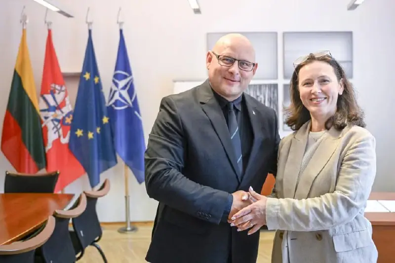 Mikelkevičius ir Burkovskienė pasikalbėjo apie glaudų bendradarbiavimą ir aptarė veiksmus