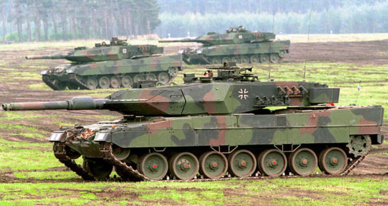 Legendiniai Leopard tankai Lietuvoje pasiruošę bet kurią akimirką užriaumoti, kai tik kils menkiausias pavojus Lietuvos nepriklausomybei ir laisvei bei NATO vientisumui