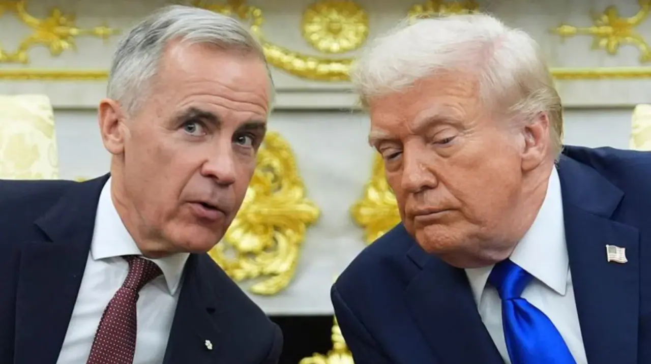 Trump grasina Kanadai 50 proc. muitais visiems automobiliams ir sunkvežimiams