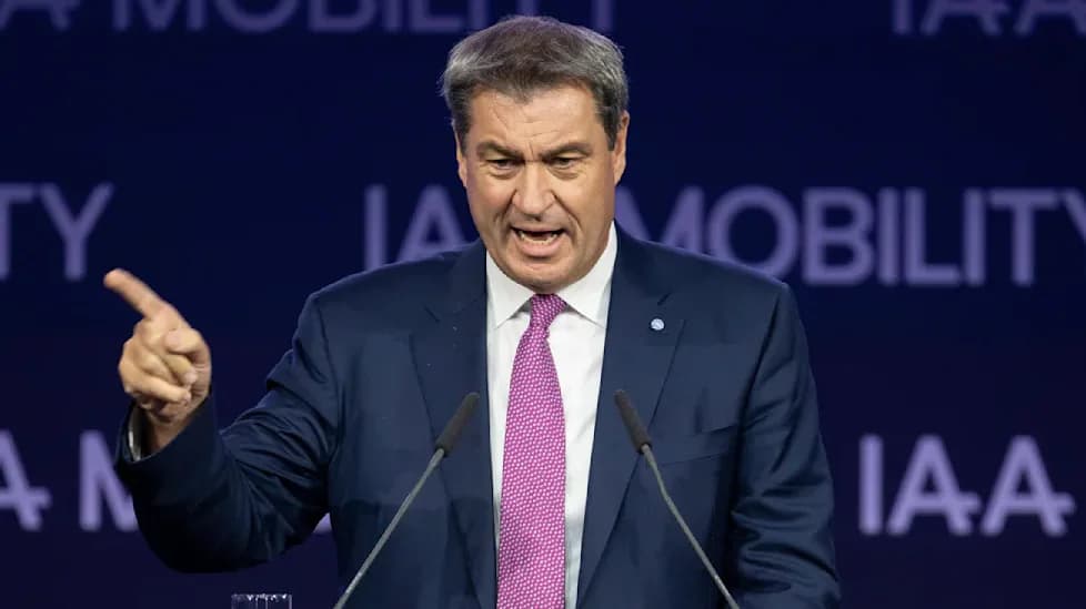Söder reikalauja ES „tikro automobilių politikos posūkio“ – pavojuje šimtai tūkstančių darbo vietų