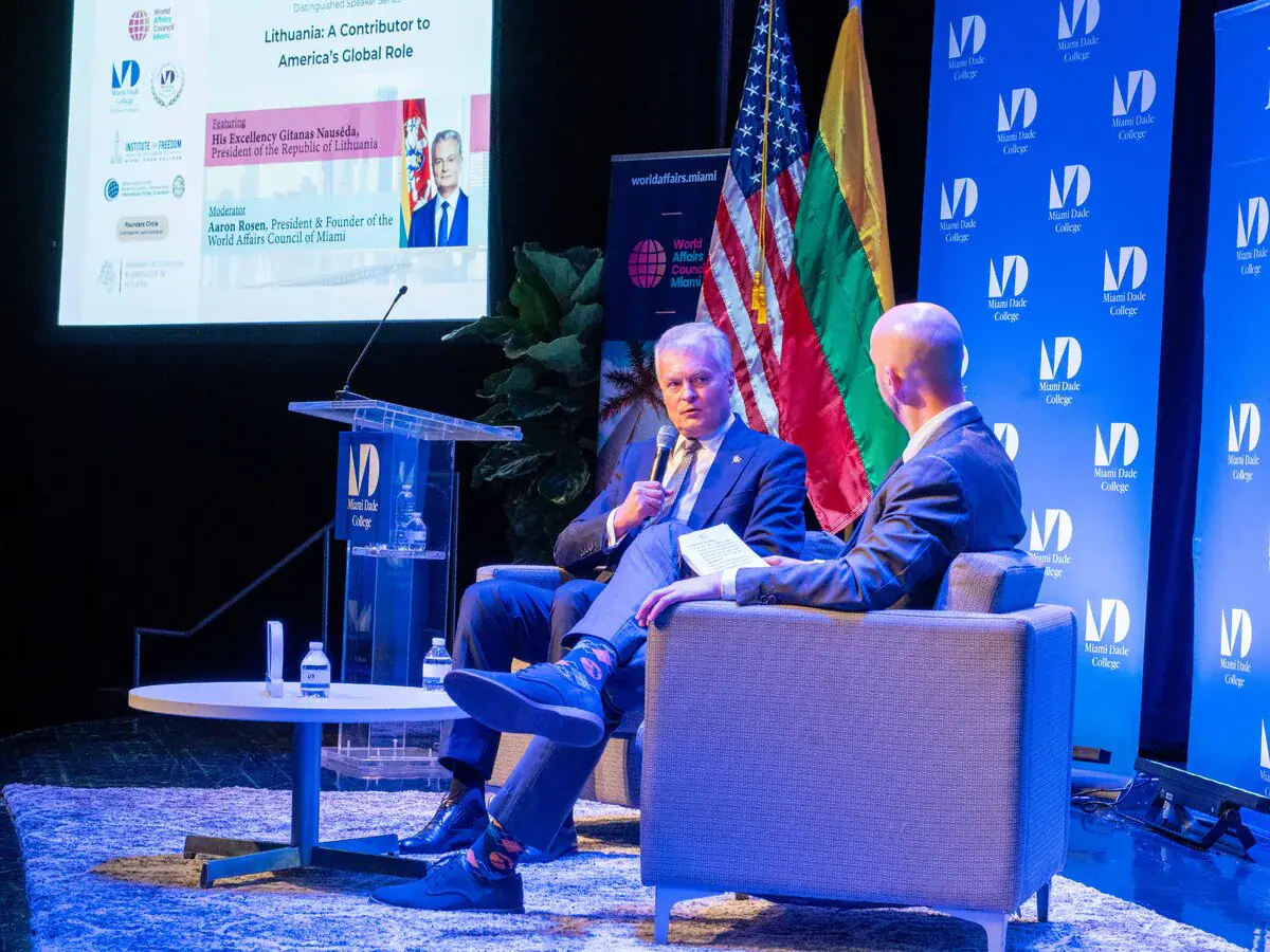 Nausėda Majamyje aptarė pralaimėtą Rusijos karą Ukrainai ir transatlantinės vienybės tvirtinimo perspektyvas