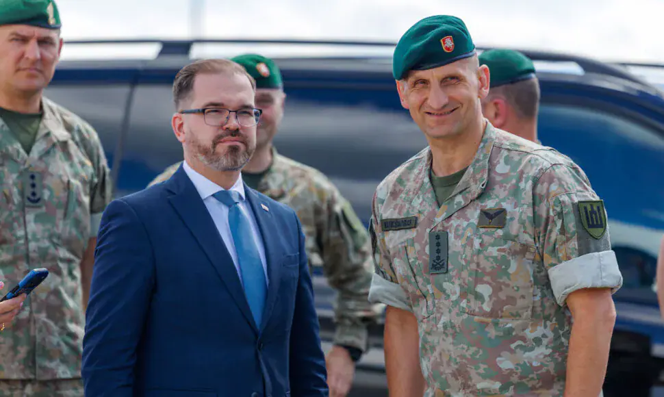 Kaunas viešai auklėja Vaikšnorą, ministerija aiškina, kad jie tiesiog kalbasi