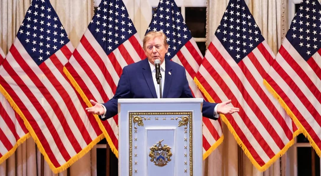 Trump įsiuto dėl Ukrainos smūgių Rusijos naftos pramonei