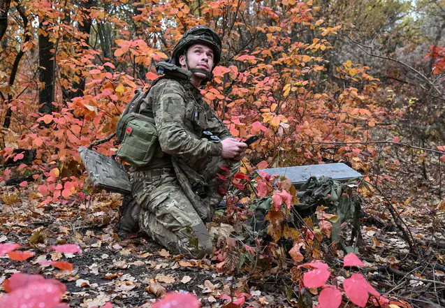 Ukrainai ribojamas amerikietiškas karinis ryšys, Rusija kuria savąją sistemą