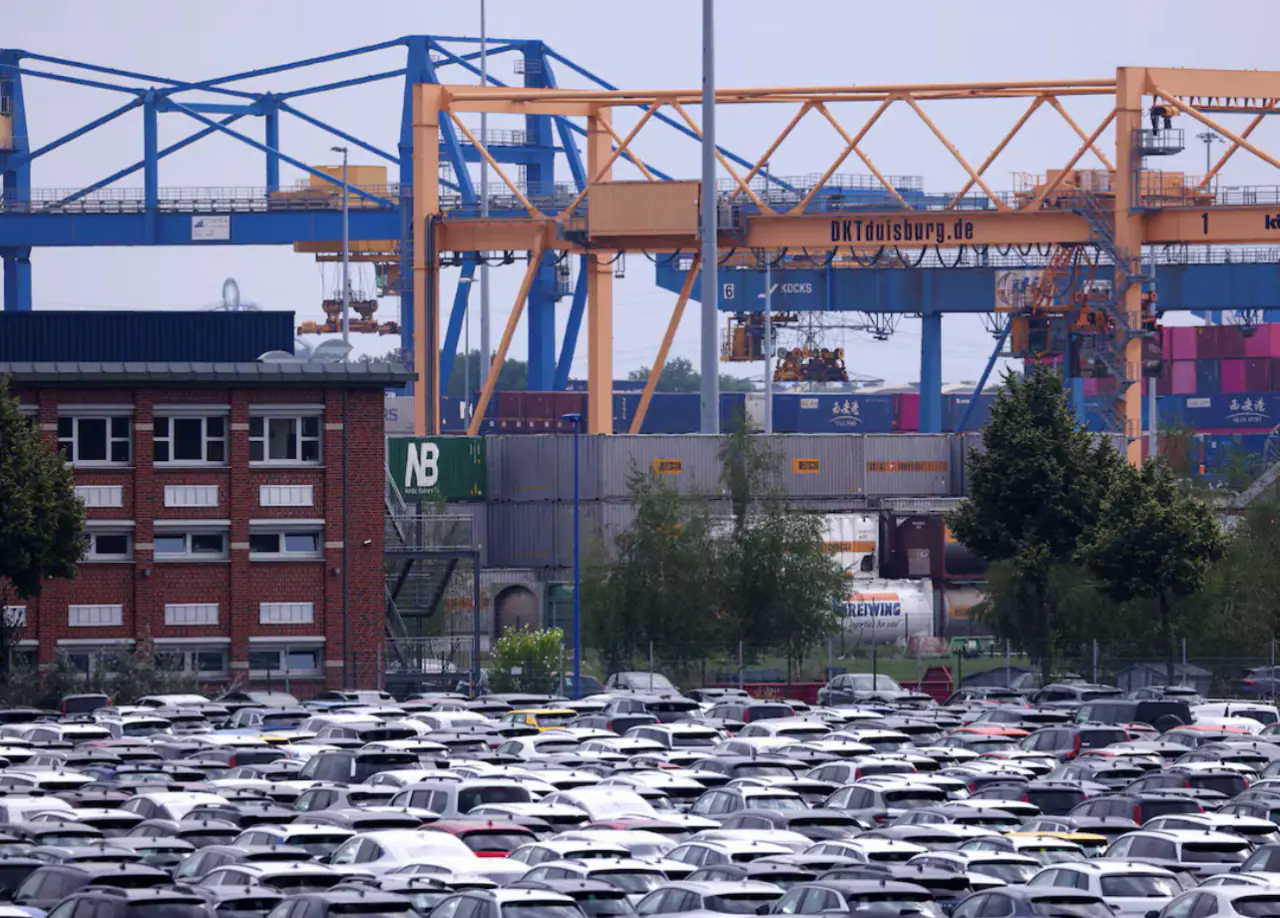 Europos Sąjunga atveria kelią benzininiams automobiliams ir po 2035 metų