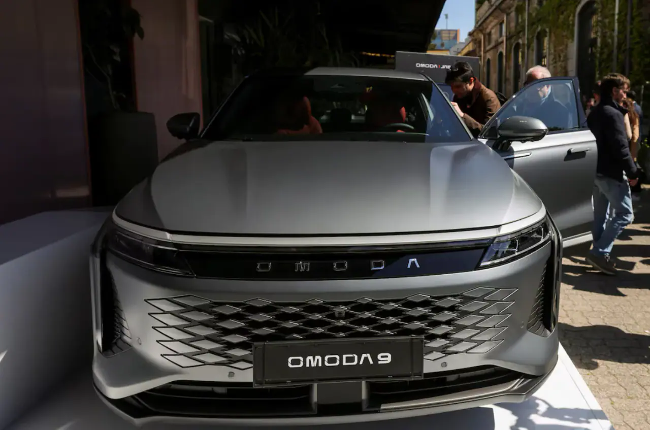 Kinijos automobilių gamintojai užima Europos rinką, tradiciniai koncernai traukiasi