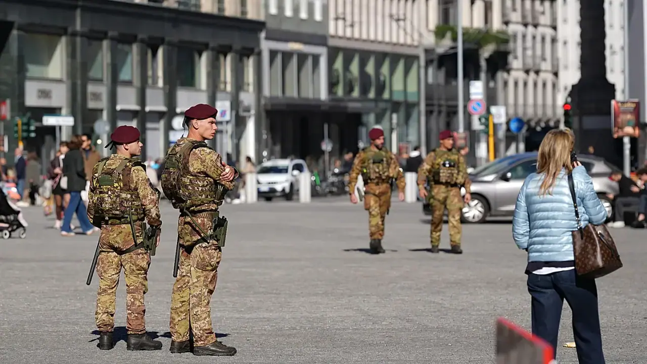 Italijos valdžia prieš protestus į Milaną pasiuntė papildomus 500 karių