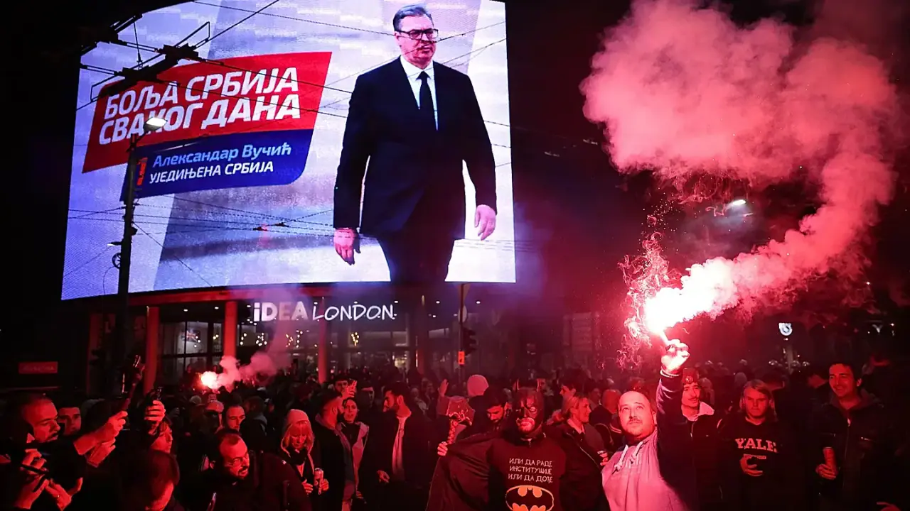 Serbijos studentai rinkimuose įveikė valdančiuosius