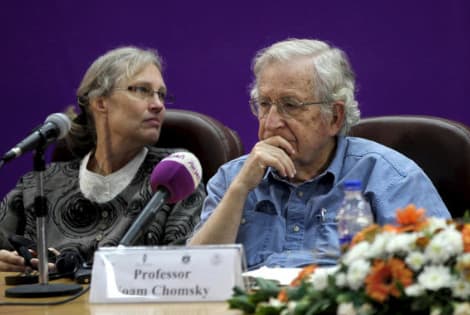 N. Chomsky viešint Gazoje, sionistinis režimas sulaikė humanitarinės pagalbos laivą „Estelle“