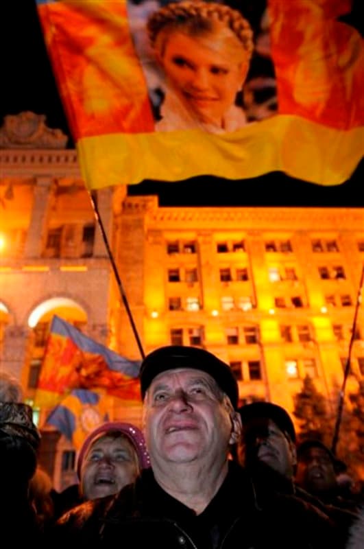 Kijeve minint aštuntąsias oranžinės revoliucijos metines raginimai paleisti J. Tymošenko