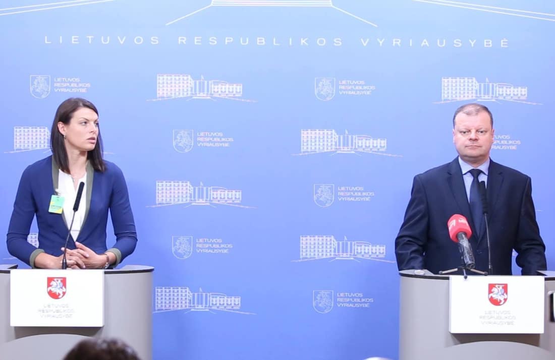 Rasa Kazėnienė (kairėje) ir premjeras. Nuotr. iš asmeninės premjero Sauliaus Skvernelio paskyros.