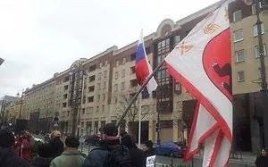 Konservatoriškai primityvi prorusiškų jėgų provokacija prie Seimo (papildyta video)