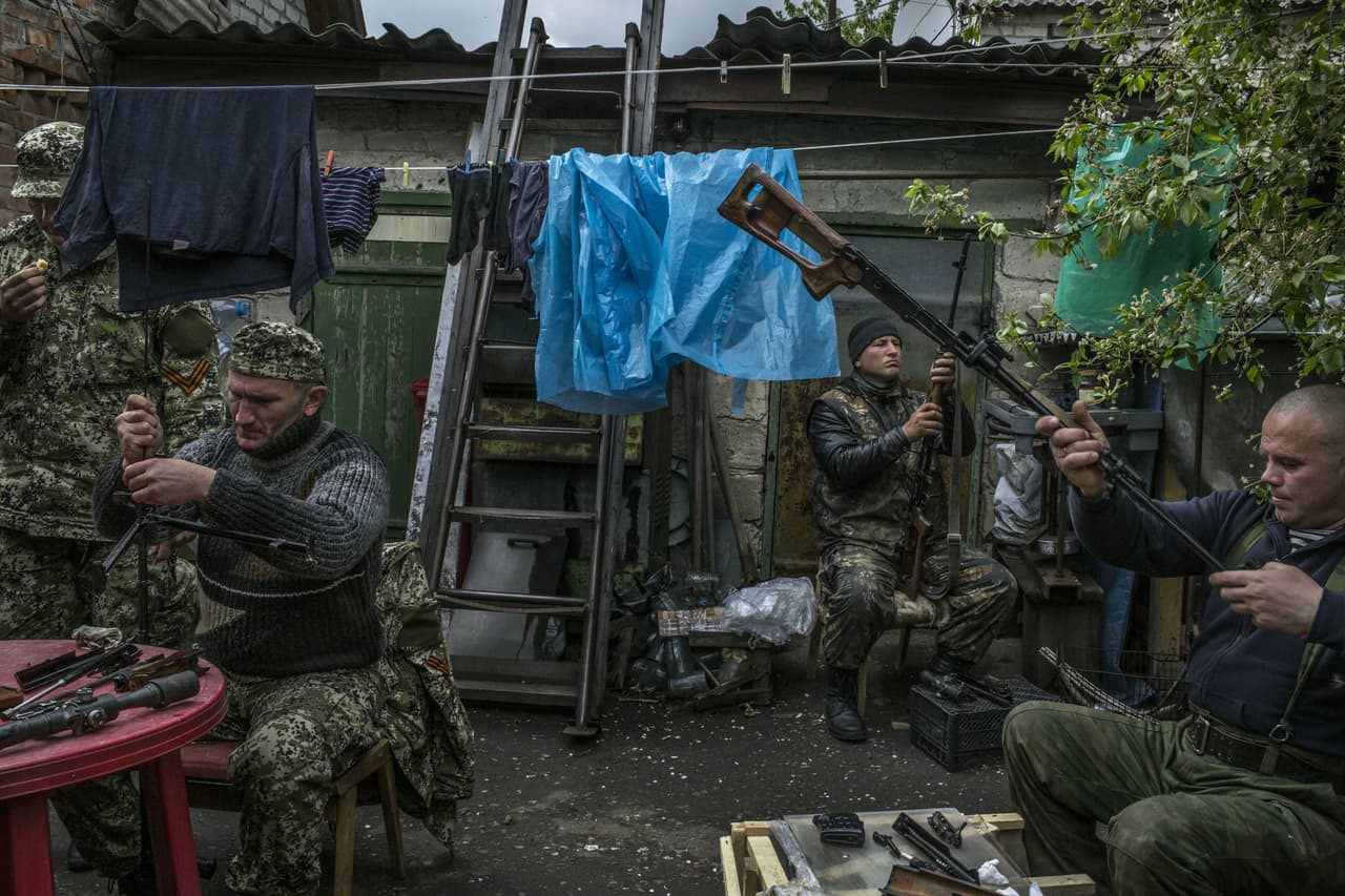 119 vyrų vienijančios 12-osios kuopos, kurioje teko pabuvoti „The New York Times“ žurnalistams, sukilėliai yra ukrainiečiai, tačiau jaučiamos gilios jų sąsajos su Rusija