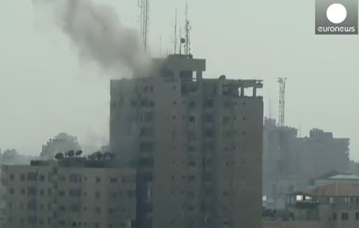 Izraelis bombarduoja intensyviai: civilių aukų Gazos Ruože daugėja kas valandą (papildyta video)