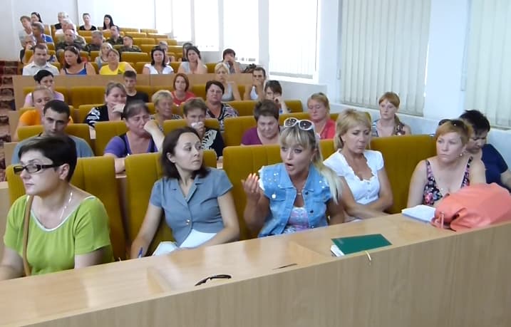Nikolajevo gubernatoriaus, miesto mero ir pulkininko susitikimas su Ukrainos kariškių giminėmis
