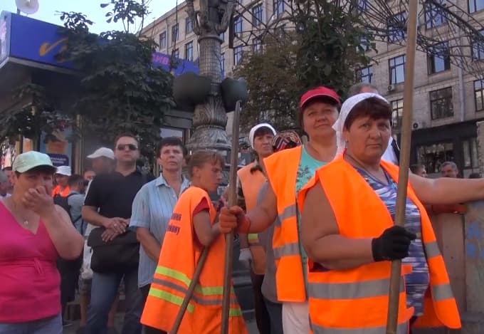 Reportažas apie Maidano aikštės išvalymą (VICE News)