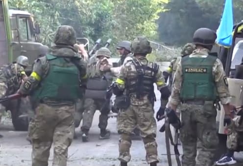 Ukrainos pajėgų susirėmimas su separatistais greta Donecko (VICE News reportažas)