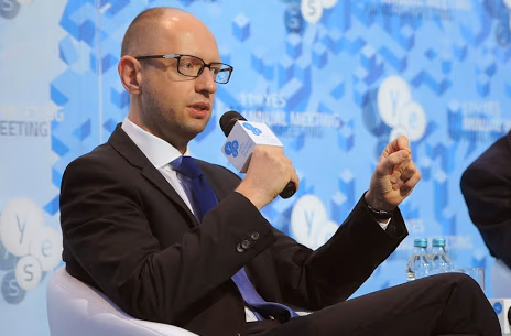 Spalvingi Arsenijaus Jaceniuko pasisakymai. Yra nuomonė, kad jam truputį trūksta nuoseklumo