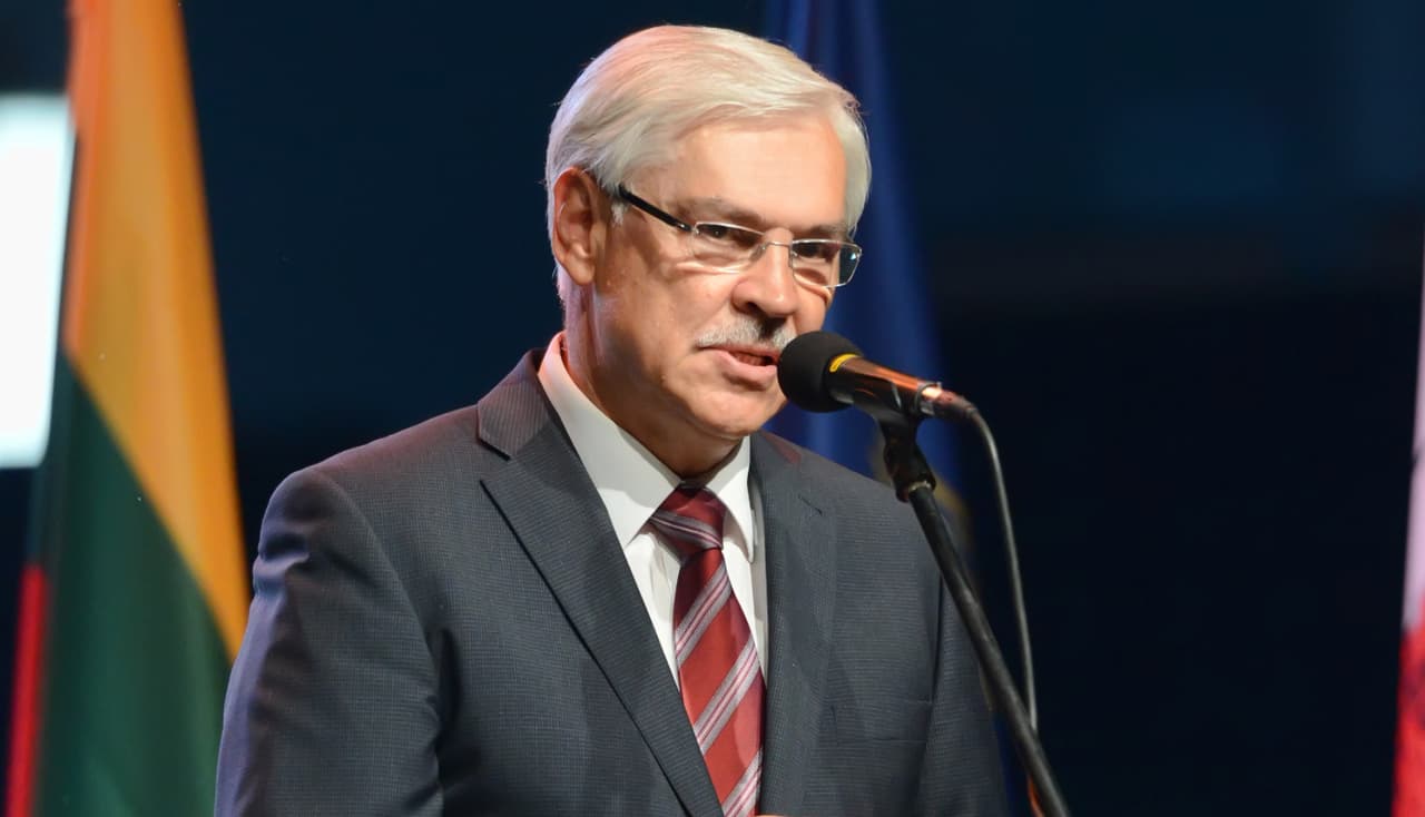 Socialdemokratas Z. Balčytis į miltus sumalė Lietuvos valdančiuosius ir Europos dešiniuosius