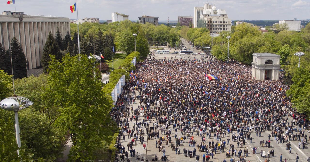 Kišiniove vyksta milžiniškos protesto akcijos.