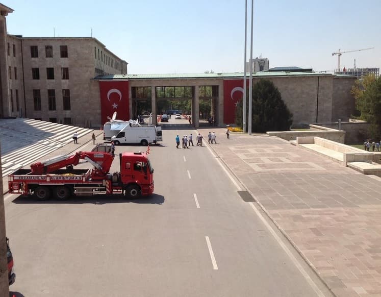 Evakuotas Turkijos parlamentas