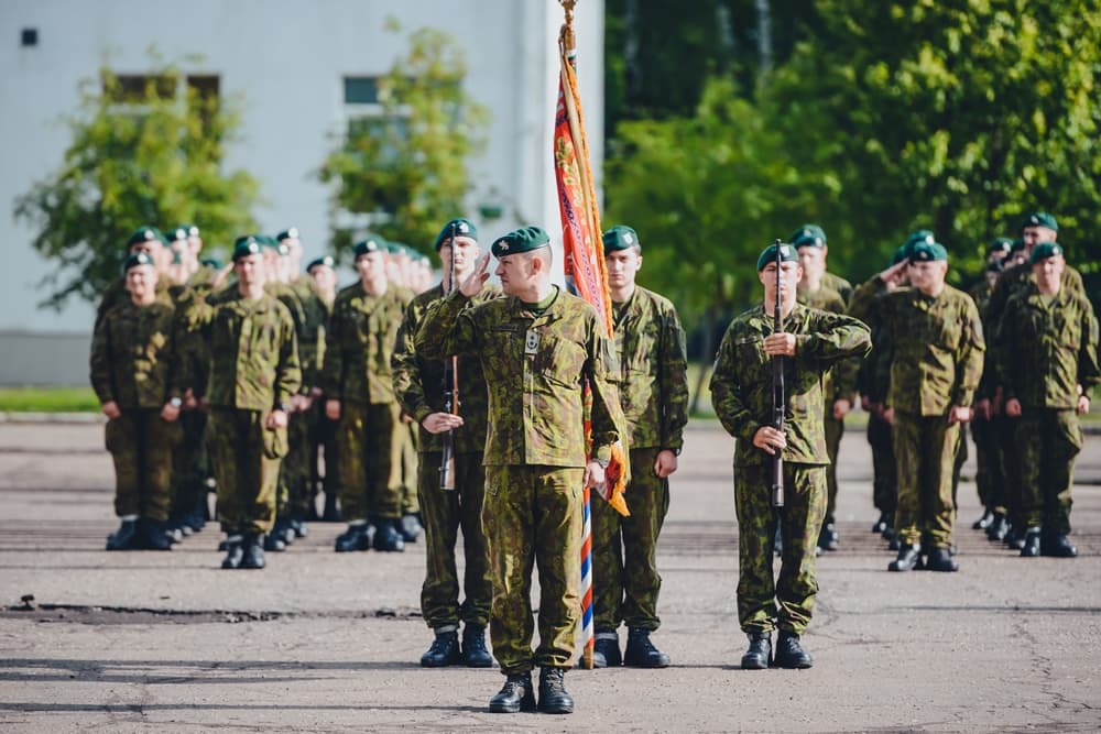Vadovavimą Kunigaikščio Vaidoto batalionui baigiantis plk. ltn. V. Baltrūnas. Vyr. ltn. P. Čilinsko nuotrauka.