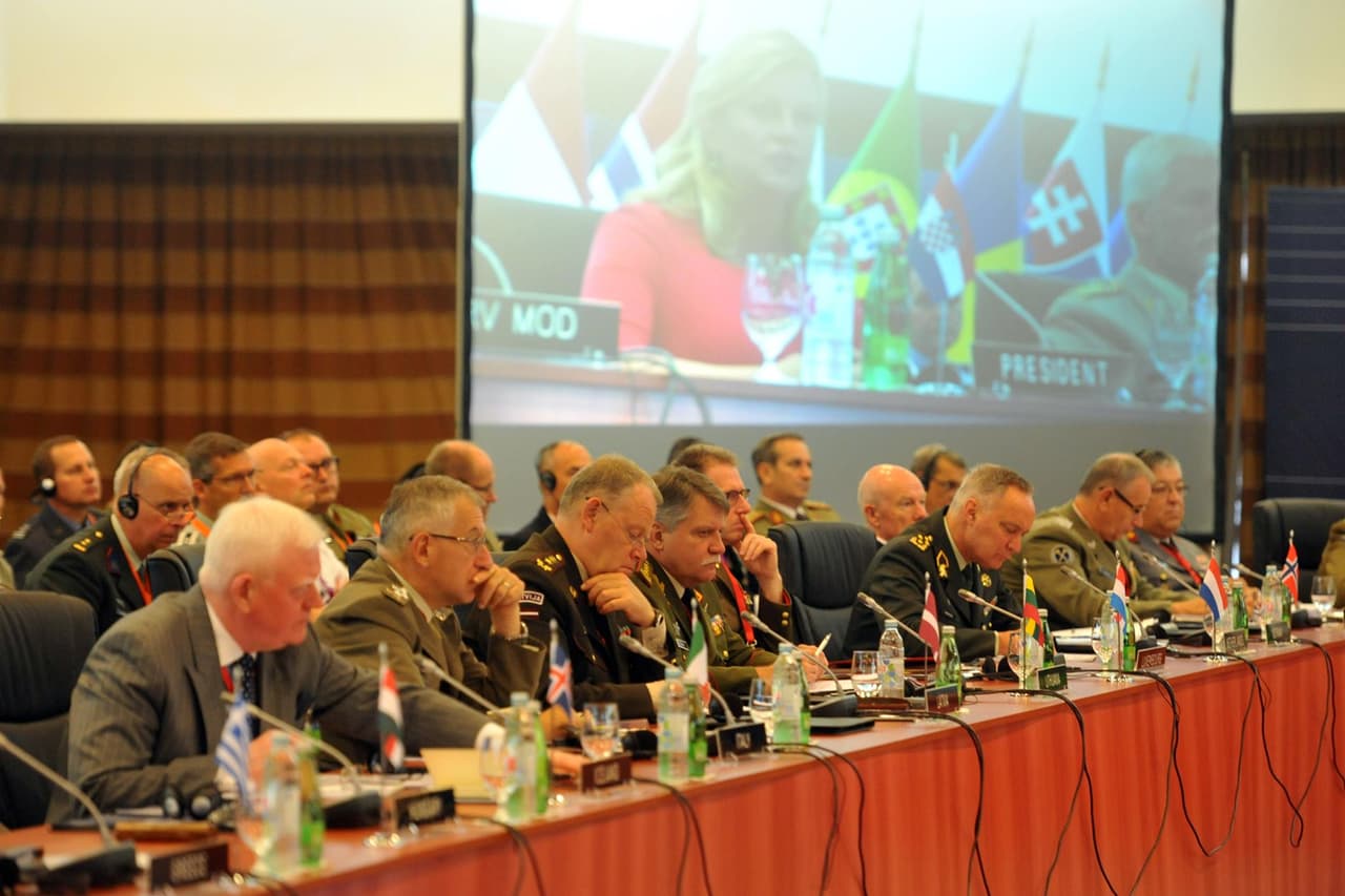 Nuotraukų šaltinis: www.nato.int.