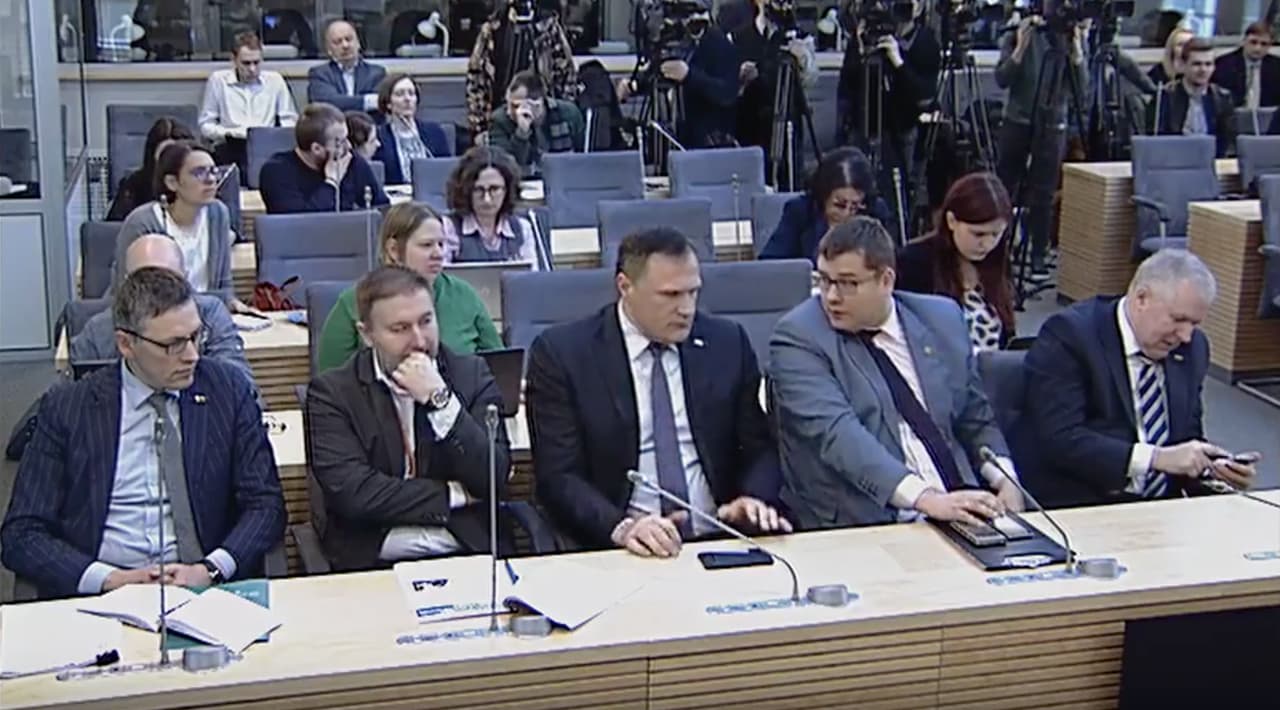 Signataro A. Endriukaičio nespėtas užduoti klausimas puikiai atspindėjo saugumiečių grėsmių vertinimą