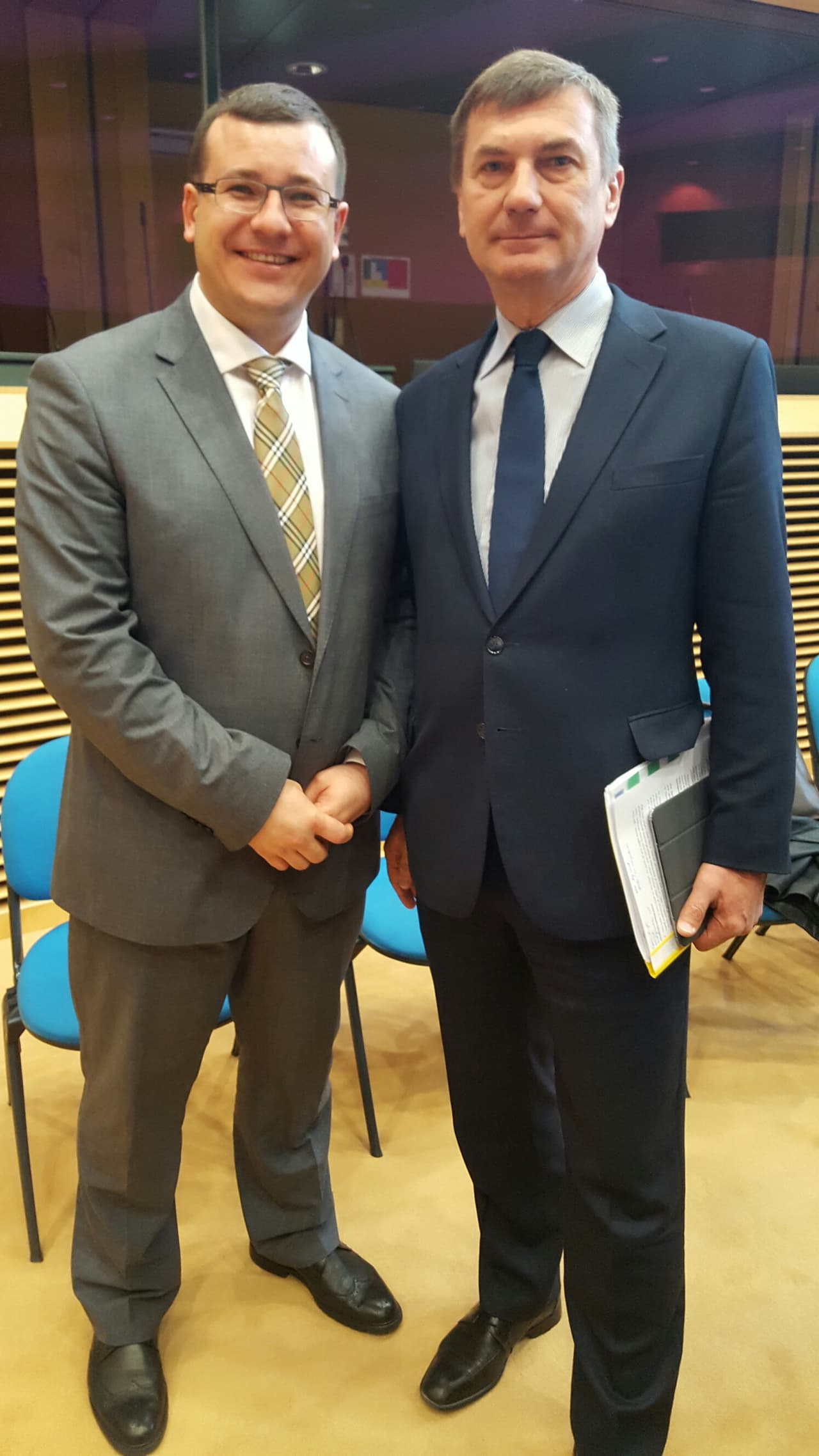 Edvinas Kerza ir Andrus Ansip. KAM nuotr.