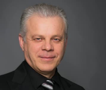 Sugrįžo buvęs: Slava Ukraine, Herojam slava
