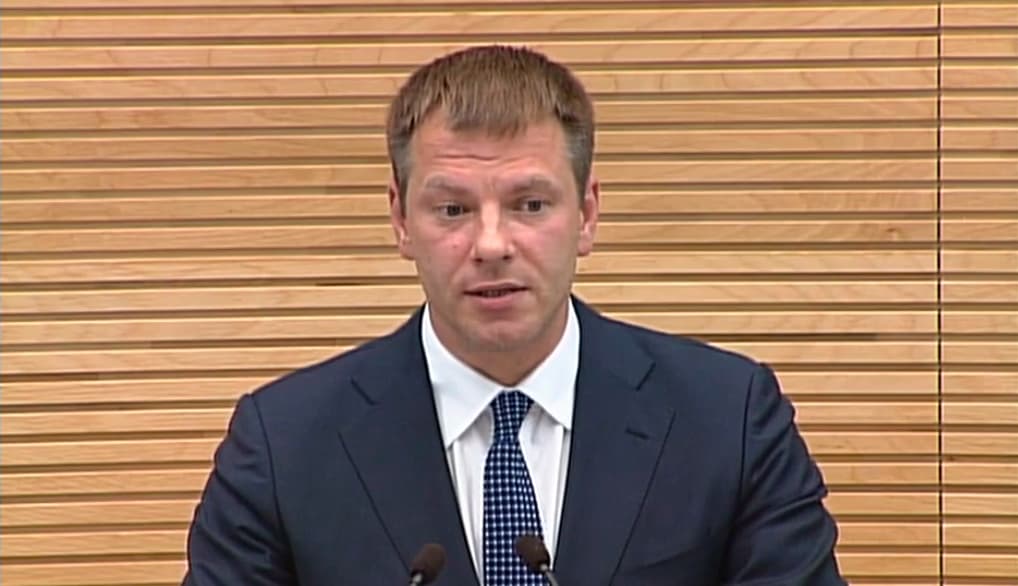 Norint didinti finansavimą krašto apsaugai siekiama pasiskolinti trūkstamus milijonus