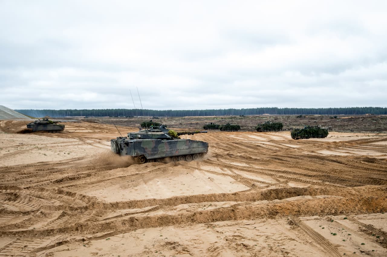 Kadaise čia buvo giria. Asociatyvi nuotr. (aut. Alfredas Pliadis). Lietuvos ir NATO sąjungininkų kariai pratybose "Geležinis vilkas 2018“.