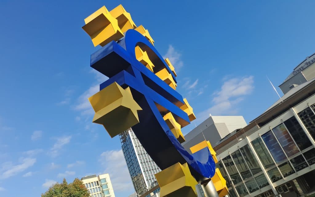 EP siekia apsaugoti paramos gavėjus, jei vėluotų daugiametis biudžetas