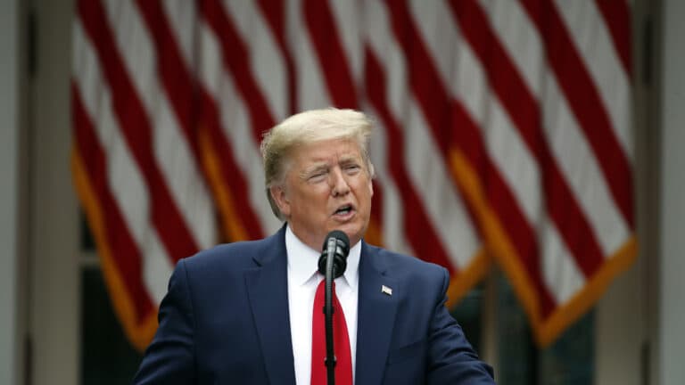 Donaldas Trampas: "Dabar pasaulis kenčia dėl Kinijos vyriausybės piktadarysčių".